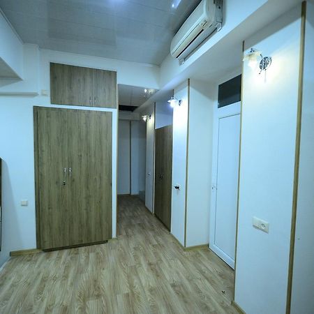 Hostel 17 Only For Men Tbilisi Buitenkant foto