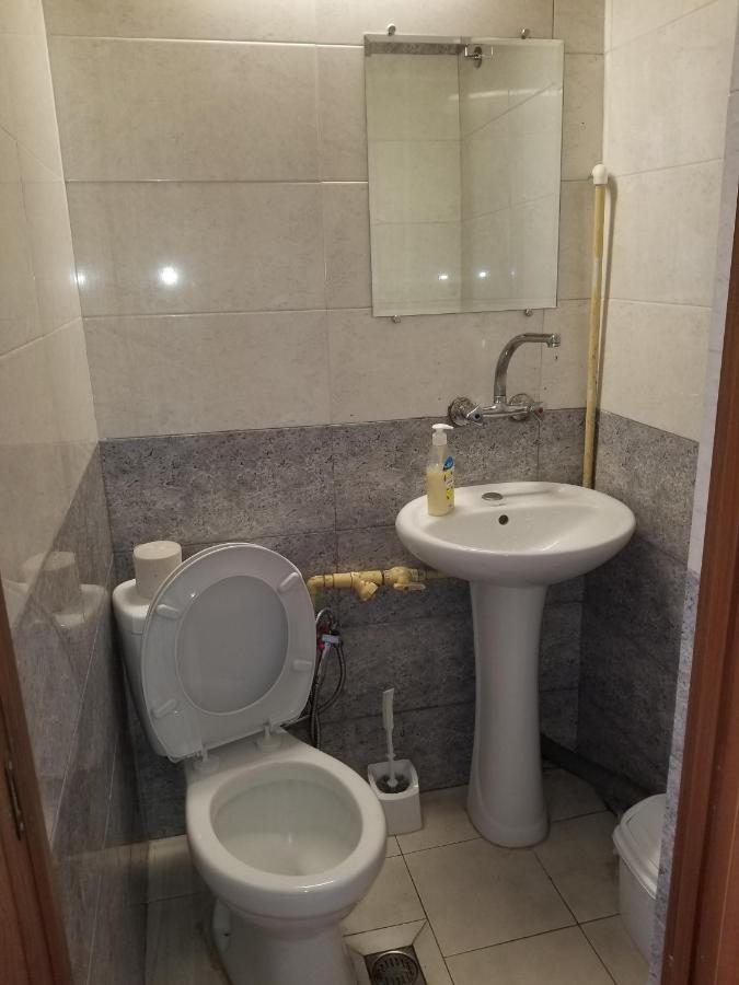 Hostel 17 Only For Men Tbilisi Buitenkant foto