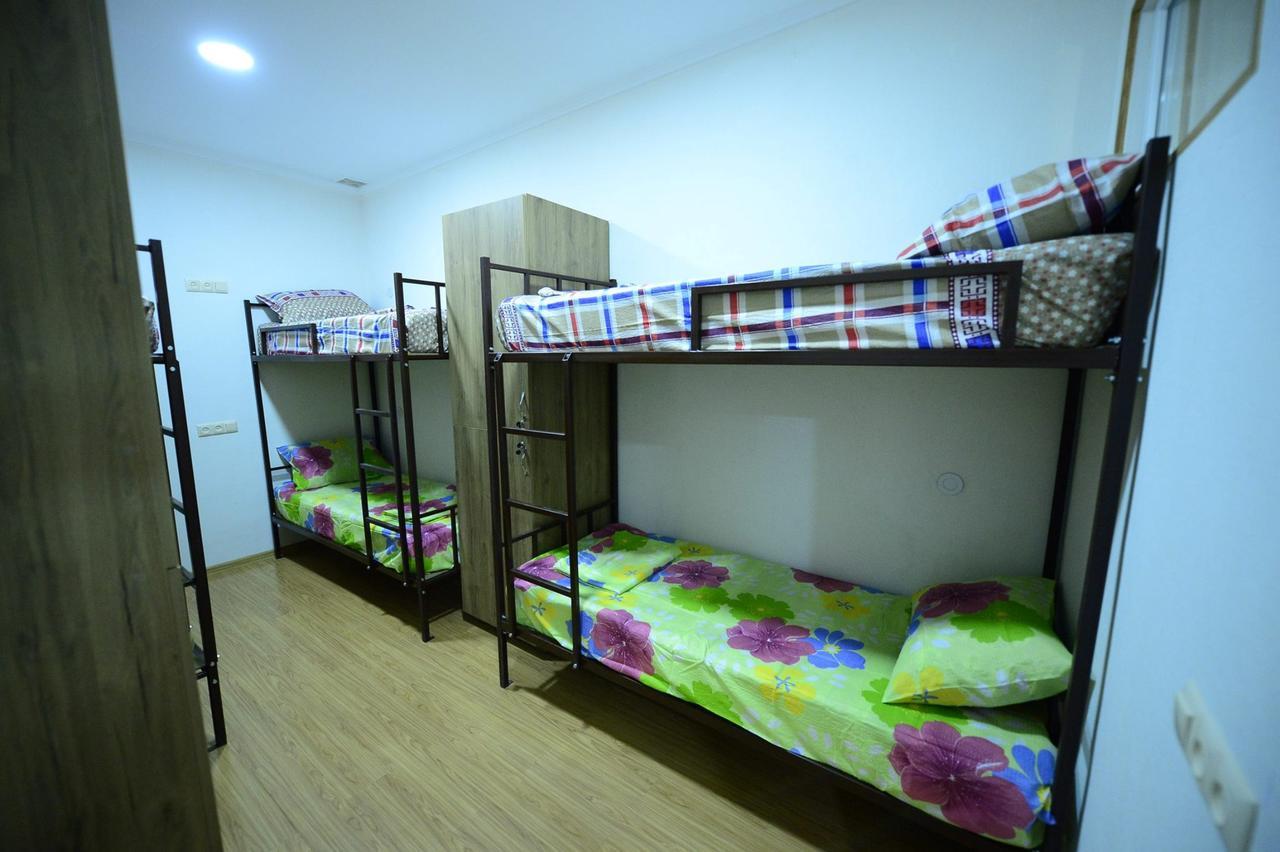 Hostel 17 Only For Men Tbilisi Buitenkant foto