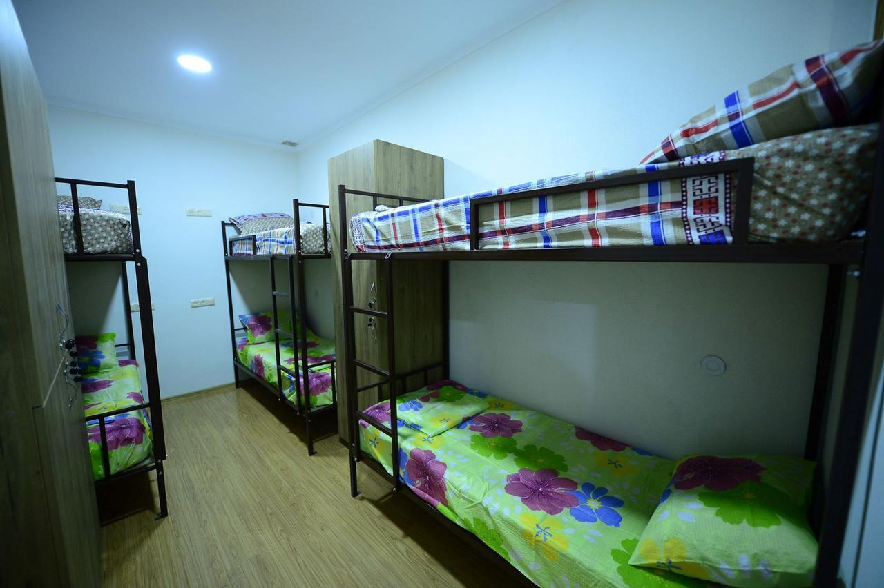Hostel 17 Only For Men Tbilisi Buitenkant foto
