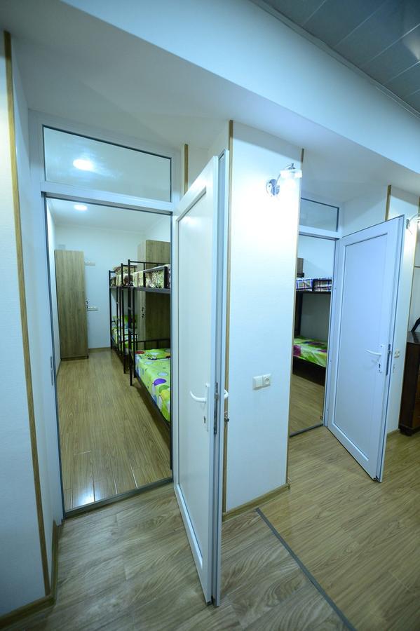 Hostel 17 Only For Men Tbilisi Buitenkant foto