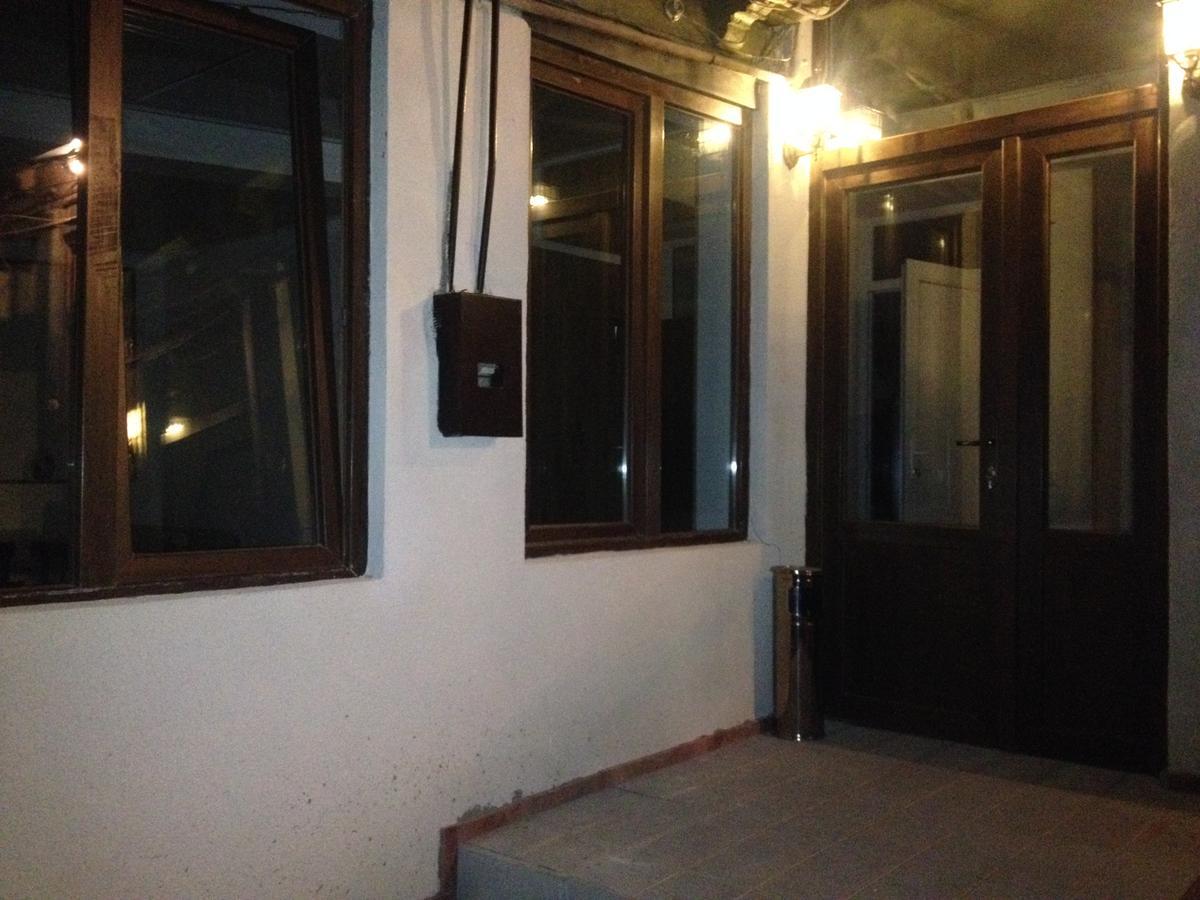 Hostel 17 Only For Men Tbilisi Buitenkant foto