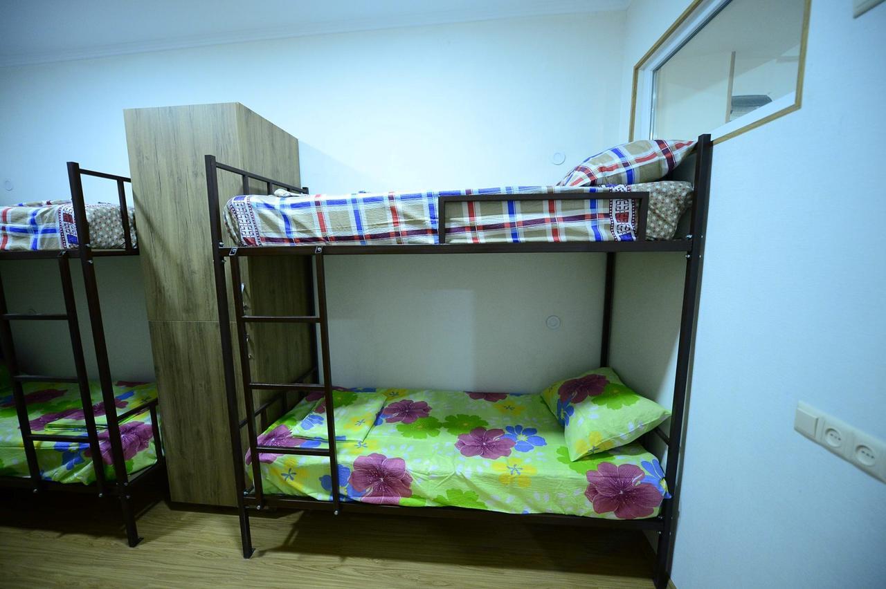 Hostel 17 Only For Men Tbilisi Buitenkant foto