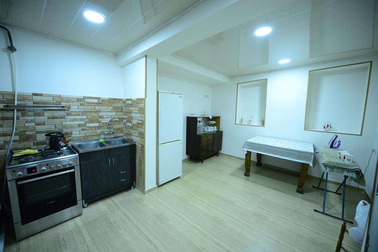 Hostel 17 Only For Men Tbilisi Buitenkant foto